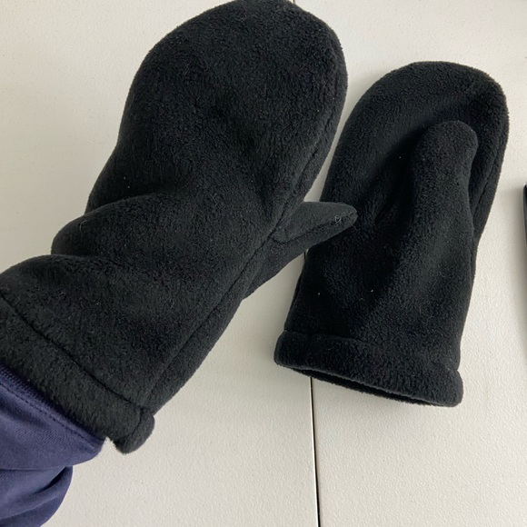 Lands' End Accessories - EUC Vintage Lands’‎ End women’s black fleece patterned interior winter mittens